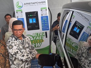 Andra Soni Dukung Transisi Kendaraan Listrik di Banten Meski Kurangi PAD