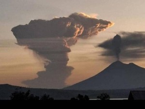 Dampak Erupsi Gunung Lewotobi: 3 Bandara Ditutup, 14 Ribu Orang Batal Terbang