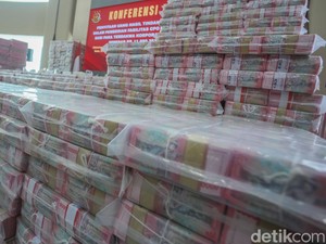 Penampakan Segunung Uang Hasil Sitaan Kejagung di Kasus Korupsi