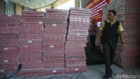 Kasus ini juga menjadi pengingat bahwa praktik ekspor ilegal CPO tidak hanya merugikan perekonomian nasional, tetapi juga membahayakan kepercayaan publik terhadap tata kelola niaga strategis. Pemerintah diharapkan terus memperkuat pengawasan agar kejadian serupa tidak terulang kembali.  