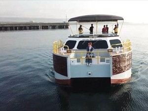 Healing Menikmati Panorama Maritim Banyuwangi dengan Kapal Listrik