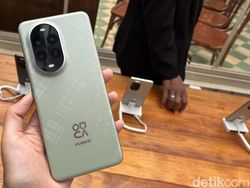 Menggenggam Huawei Nova 13 Pro, HP Stylish dengan 2 Kamera Selfie