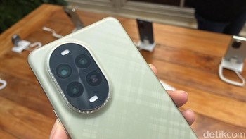 Di bagian belakang terdapat tiga kamera, dengan modul kamera berbentuk oval yang dihiasi logo Nova. Foto: Virgina Maulita Putri/detikINET