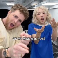Pemilik akun Instagram @roses_are_rosie ini tengah gencar mempromosikan lagu kolaborasinya dengan Alex Warren, On My Mind, yang akan segera dirilis. Hingga kini Rose BLACKPINK diikuti 83,7 juta followers. Foto: Instagram