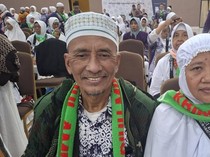 Kisah Rochmad Tukang Pijat Naik Haji Sempat Memijat Arie Untung