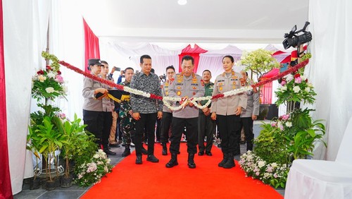 Kapolri Jenderal Listyo Sigit Prabowo meresmikan Satuan Pelayanan Pemenuhan Gizi  (SPPG) Polres Jembrana, Selasa (17/6/2025). (Dok. Polda Bali)