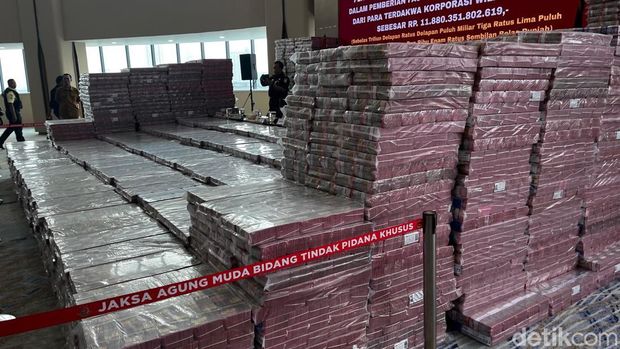 Kejaksaan Agung (Kejagung) menyita uang sebesar Rp 11,8 triliun terkait dugaan dugaan korupsi korporasi ekspor crude palm oil (CPO) atau bahan baku minyak goreng. (Rumondang/detikcom)