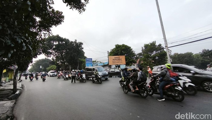 Kemacetan di pagi hari Jalan AH Nasution, Kota Bandung