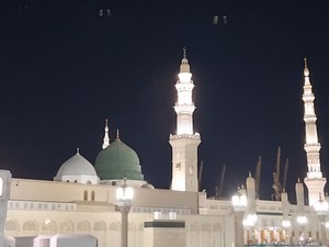Kecanggihan Arsitektur Masjid Nabawi: Kubah Bergerak-Pintu Berlapis Emas