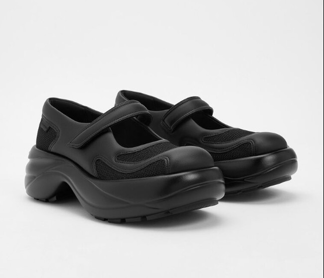 Model Mary Jane Sneakers Model Mary Jane Sneakers
