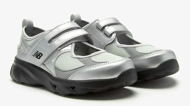 Model Mary Jane Sneakers Model Mary Jane Sneakers