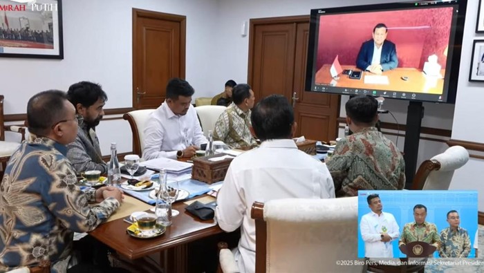 Momen Prabowo video conference pimpin rapat terbatas membahas polemik 4 pulau.