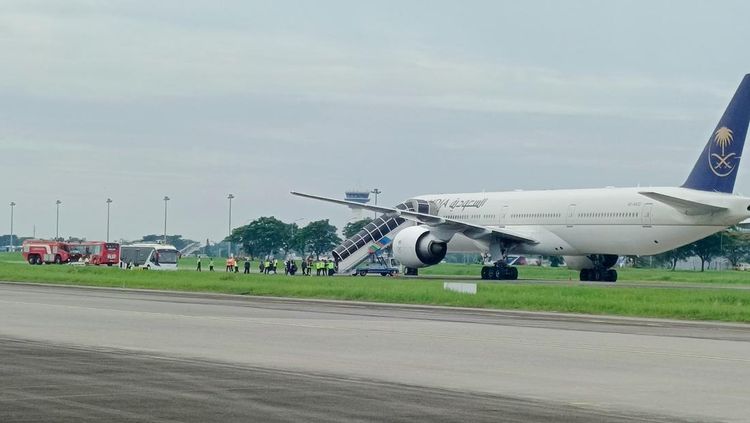 Penampakan Pesawat Saudia Airlines yang Mendarat Darurat di Kualanamu