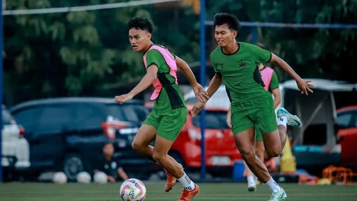 Skuad PSIS Semarang ketika berlatih di Lapangan Wisesa, Mranggen, Demak. Foto diunggah Selasa (17/6/2025).