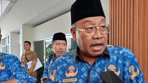 Sekda NTB, Lalu Gita Ariadi, saat ditemui di kantor Gubernur NTB, Selasa (17/6/2025). (Ahmad Viqi/detikBali)