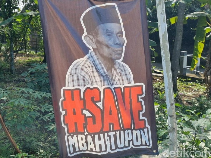 Suasana depan rumah Mbah Tupon korban mafiatanah di Bantul, Selasa (17/6/2025)