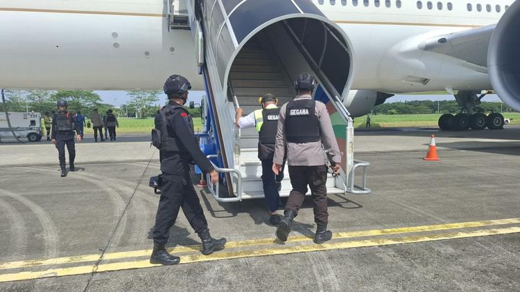Momen Pengecekan Pesawat Saudia Airlines di Kualanamu Usai Adanya Teror Bom
