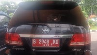 Namun bagi kamu yang tertarik, wajib tahu kondisinya. Tertulis kondisi mobil Rusak Berat. Fortuner tersebut ditawarkan dengan harga limit Rp 24,311 juta dan uang jaminan Rp 12 juta. Foto: Dok.lelang.go.id