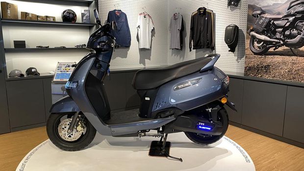 TVS iQube S