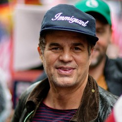 Video Sindiran Pedas Mark Ruffalo ke Pemimpin Dunia yang Diam Lihat Gaza