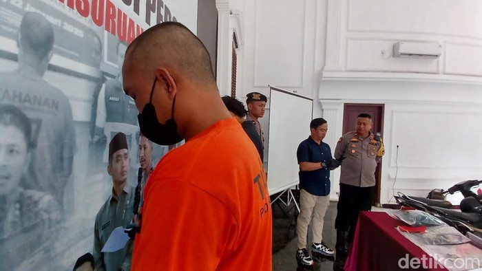 Zainul, pembunuh Solikhati, mayat wanita bugil di kamar rumahnya di Pasuruan.