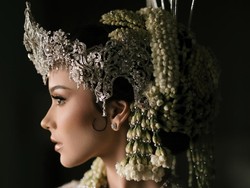 Detail Perhiasan Mewah Alyssa Daguise di Akad Nikah, Bertabur Berlian Langka