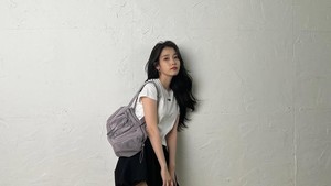 Awalnya, aktris pemilik nama asli Lee Ji Eun ini punya tinggi badan 163,2 cm pada 2024. Foto: Instagram @dlwlrma