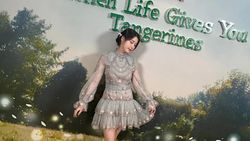 Potret IU Ngaku Tinggi Badan Menyusut dalam Setahun