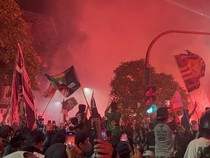 Video: Momen Bonek Rayakan HUT ke-98 Persebaya di Gelora 10 November