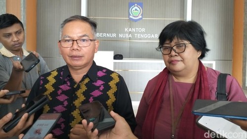 Kepala BRIDA NTB Putu Gede Aryadi bersama Direktur Diseminasi dan Pemanfaatan Riset dan Inovasi Daerah, BRIN Sri Nuryanti di Mataram, Rabu (18/6/2025).