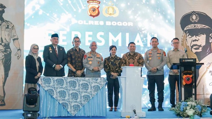 Bupati Bogor Rudy Susmanto dalam acara peresmian Pos Gadong Hoegeng, Pos Soebianto hingga peresmian Jalan Jenderal Hoegeng Iman Santoso