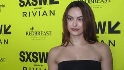 Camila Mendes Jadi Gym-Bro, Ini Otot Kekarnya!