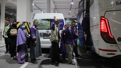 Dapat Teror Bom, Pesawat Jemaah Haji Mendarat Darurat di Medan