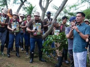 Kemenlu dan IPB Tingkatkan Kesejahteraan Petani Kakao-Kopi di Lampung