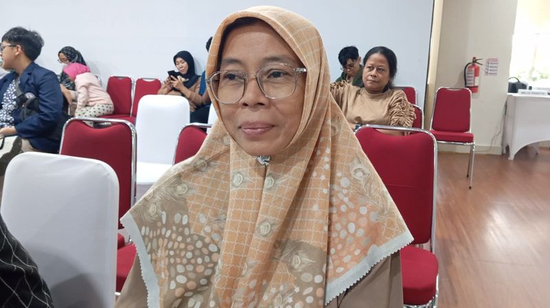 Dewi, Orang Tua Murid
