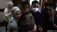 Selain itu Dwi juga divonis enam tahun penjara denda Rp500 juta subsider empat bulan kurungan atas kasus pengajuan kredit fiktif di Kantor BRI Cabang Cut Mutiah Jakarta pada 2016-2023.  