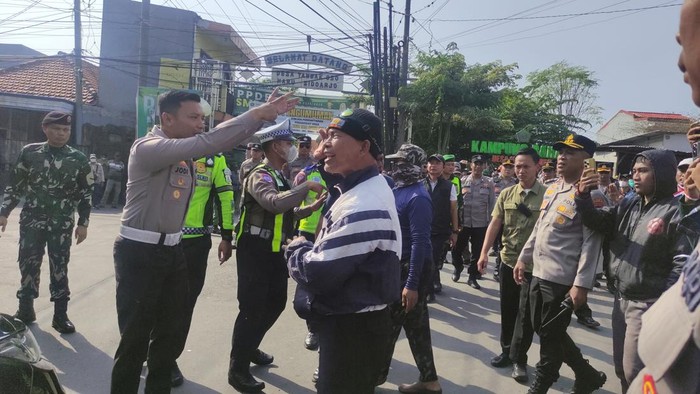 Eksekusi lahan di Waru, Sidoarjo yang sempat diadang warga pemilik lahan.
