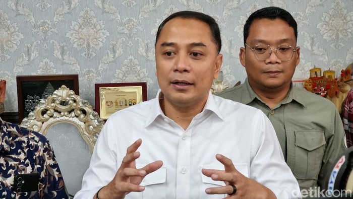 Eri Cahyadi usai pertemuan dengan perwaklan minimarket anggota Aprindo Jatim.