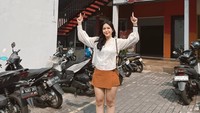 Eriska Nakesya dibilang netizen makin menyala setelah bikin gebrakan. Tambah menyala. Proud of you kak, komen @mrsdwi1808. Menyala semoga sukses selalu, komen @mrs.wulanarissando. (Foto: dok Instagram)