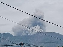 Gunung Marapi Erupsi Sore Ini, Semburkan Abu Vulkanik Setinggi 250 Meter
