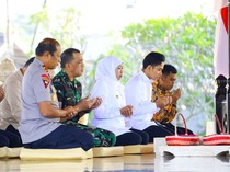 Kata Khofifah Usai Dampingi Gibran Ziarah ke Makam Bung Karno