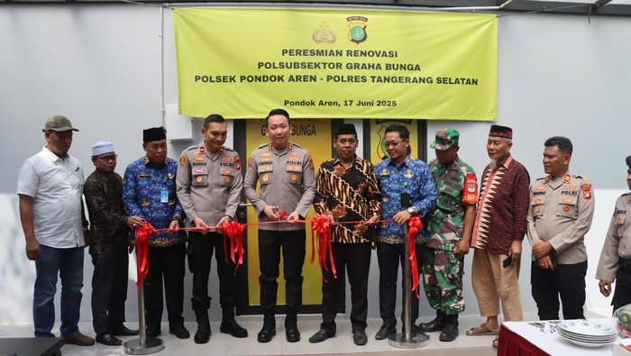 Kapolres Tangerang Selatan AKBP Victor Inkiriwang meresmikan Polsubsektor Graha Bunga, Pondok Aren, Tangsel