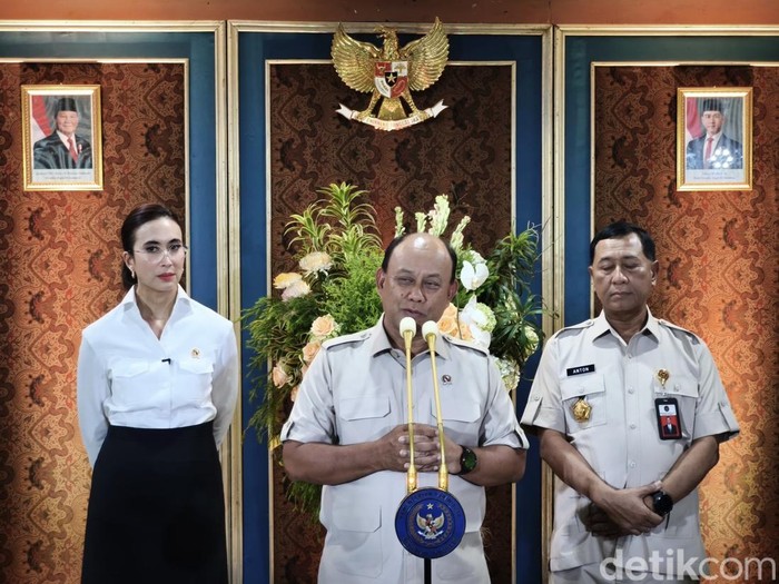 Kepala BGN Dadan Hindayana dan Menpar Widiyanti Putri Wardhana saat di Poltekpar NHI Bandung