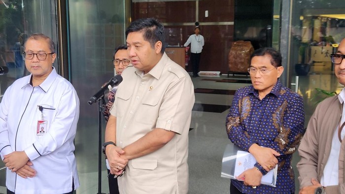 Menteri Perumahan dan Kawasan Permukiman (PKP) Maruarar Sirait atau Ara di gedung KPK, Kuningan, Jakarta, Rabu (18/6/2025).