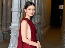 Mia Goth Jadi Villain Galaksi, Bakal Duel Sama Ryan Gosling di Star Wars!