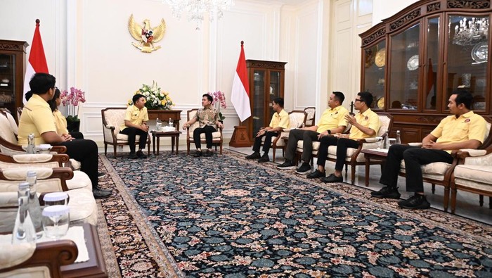 Momen Wakil Presiden Gibran Rakabuming Raka temui Dewan Pimpinan Nasional (DPN) Perhimpunan Pemuda Hindu (Peradah) Indonesia