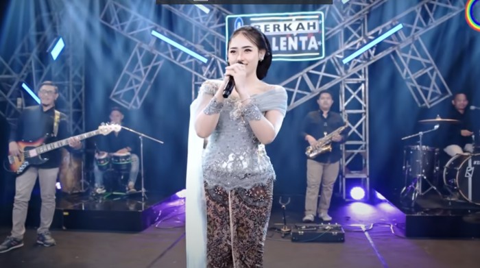 Official Music Video Dongaku Nggo Kowe 