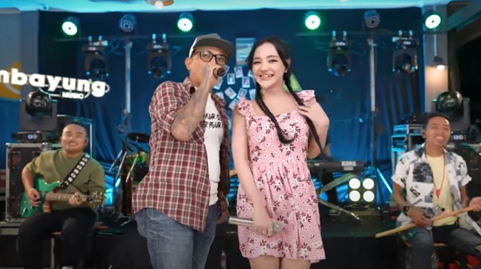 Official Music Video From Kades Hoho Alkaf & Lala Widy 