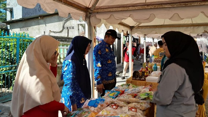Pemprov Sulsel menggelar Gerakan Pangan Murah (GPM) di Jalan Kandea, Makassar.