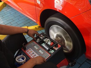Bisa Menjadi Penyebab Kecelakaan, Ini Pentingnya Merawat Ban Mobil